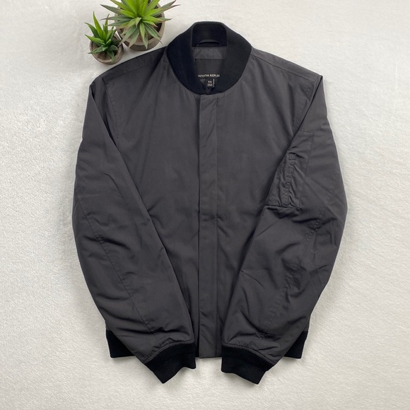 Banana Republic Other - Banana Republic Polyester Bomber Jacket (Gray/Black)